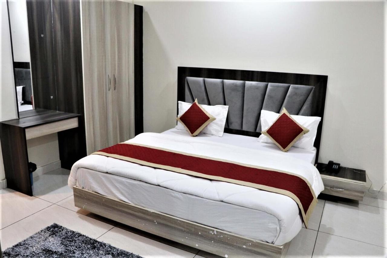 Hotel Blue Pine Haridwar Luaran gambar