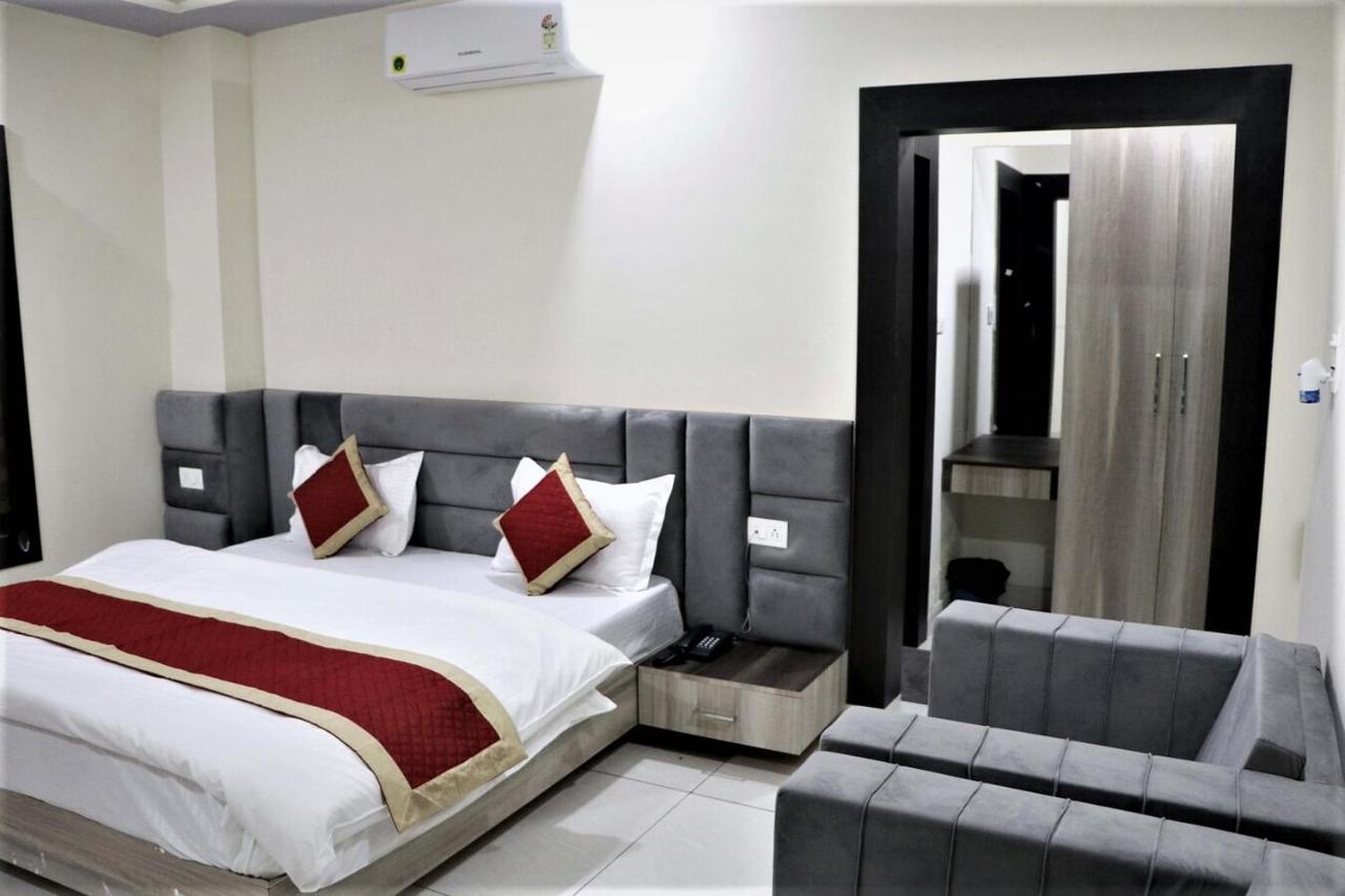 Hotel Blue Pine Haridwar Luaran gambar
