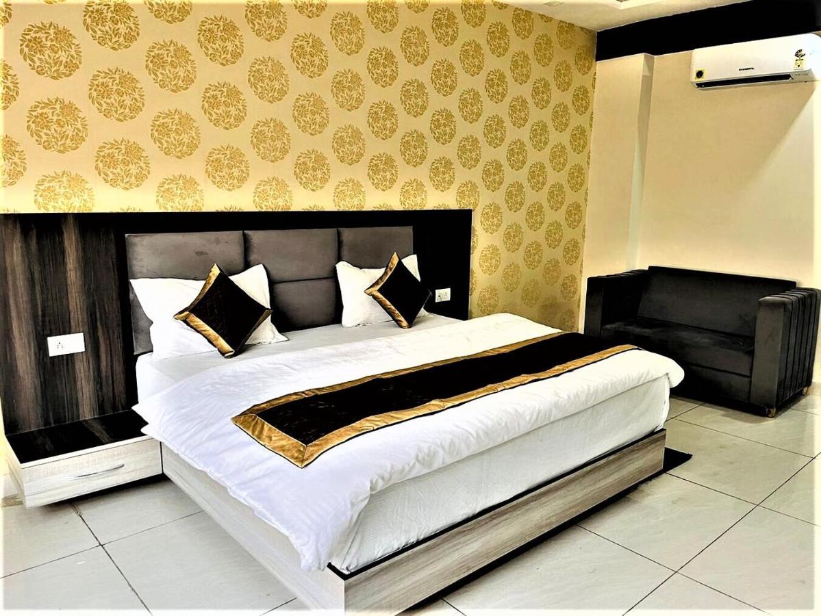 Hotel Blue Pine Haridwar Luaran gambar