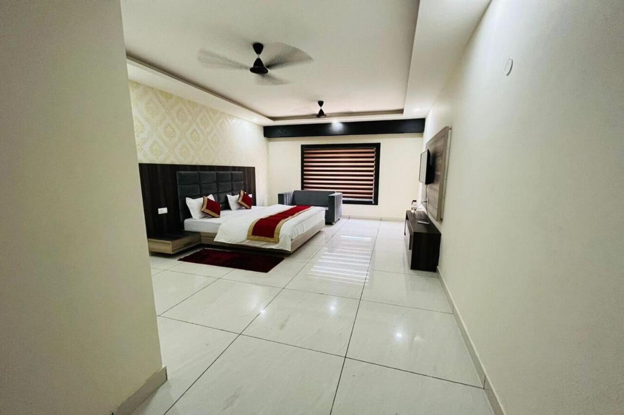 Hotel Blue Pine Haridwar Luaran gambar