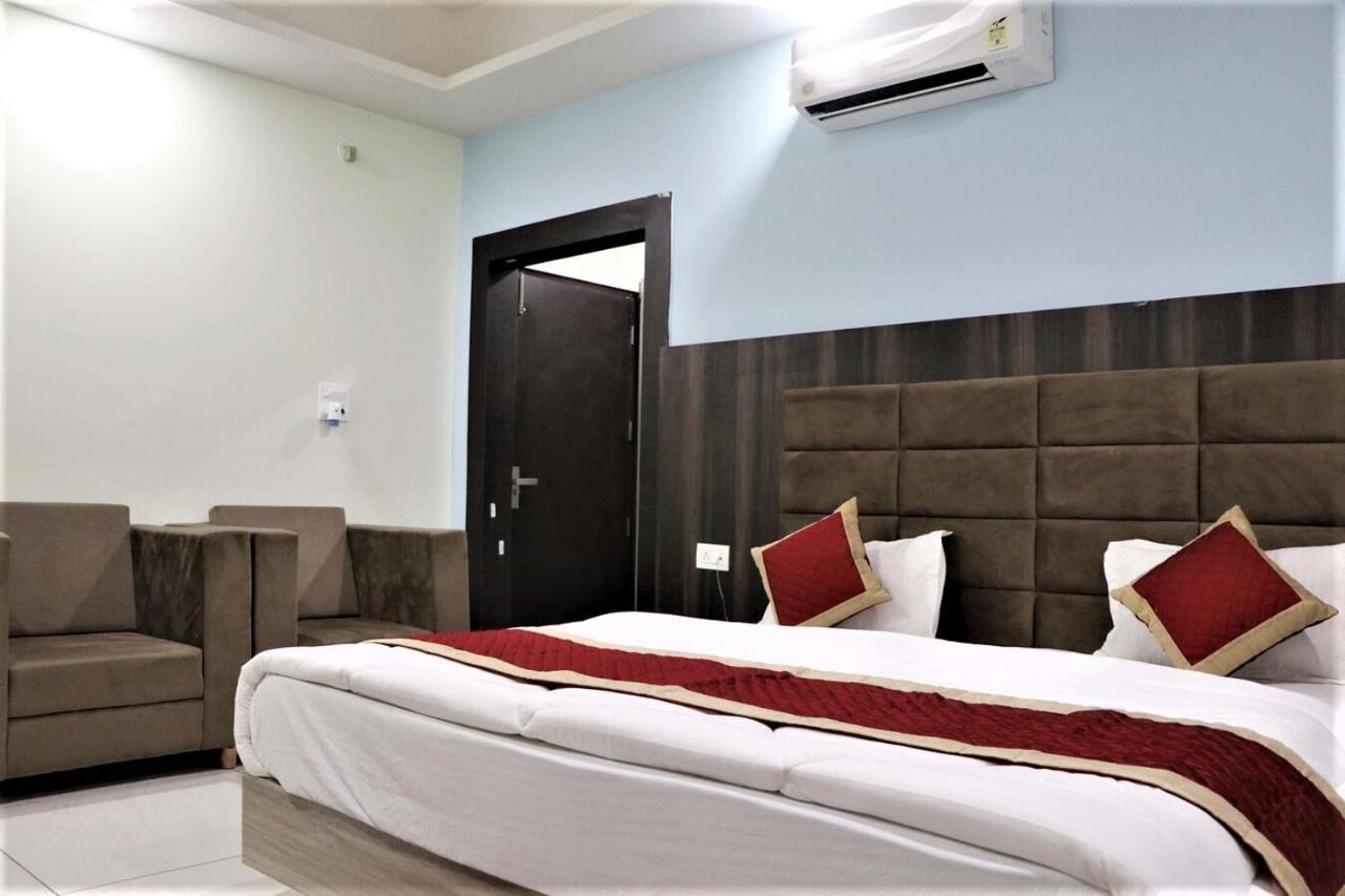Hotel Blue Pine Haridwar Luaran gambar