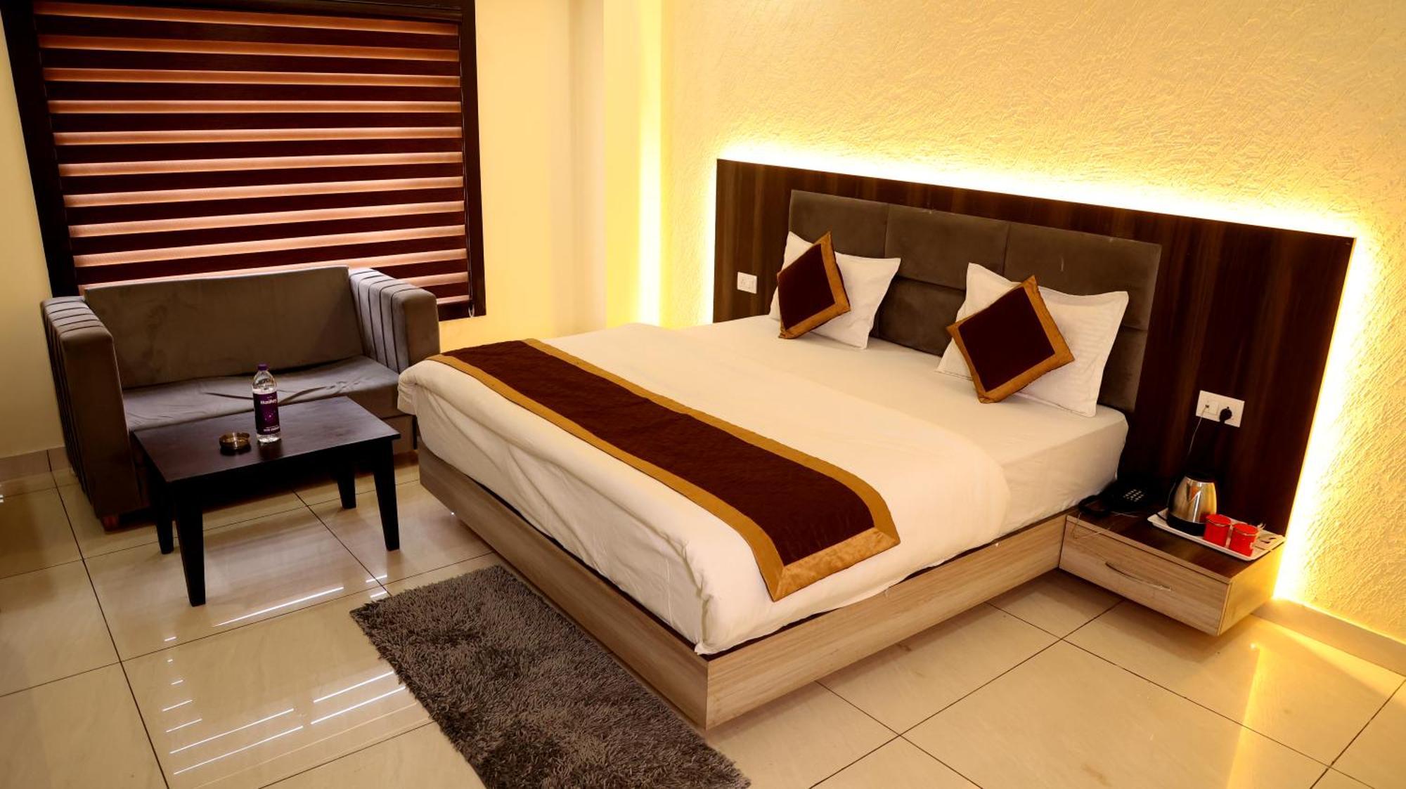 Hotel Blue Pine Haridwar Luaran gambar
