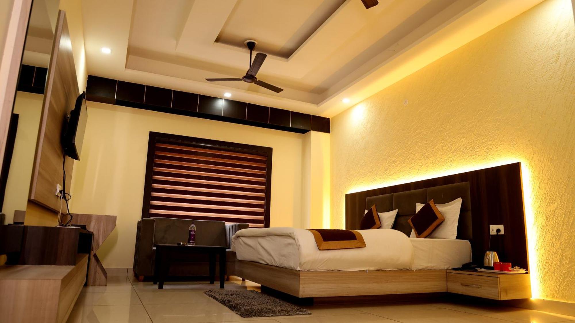 Hotel Blue Pine Haridwar Luaran gambar