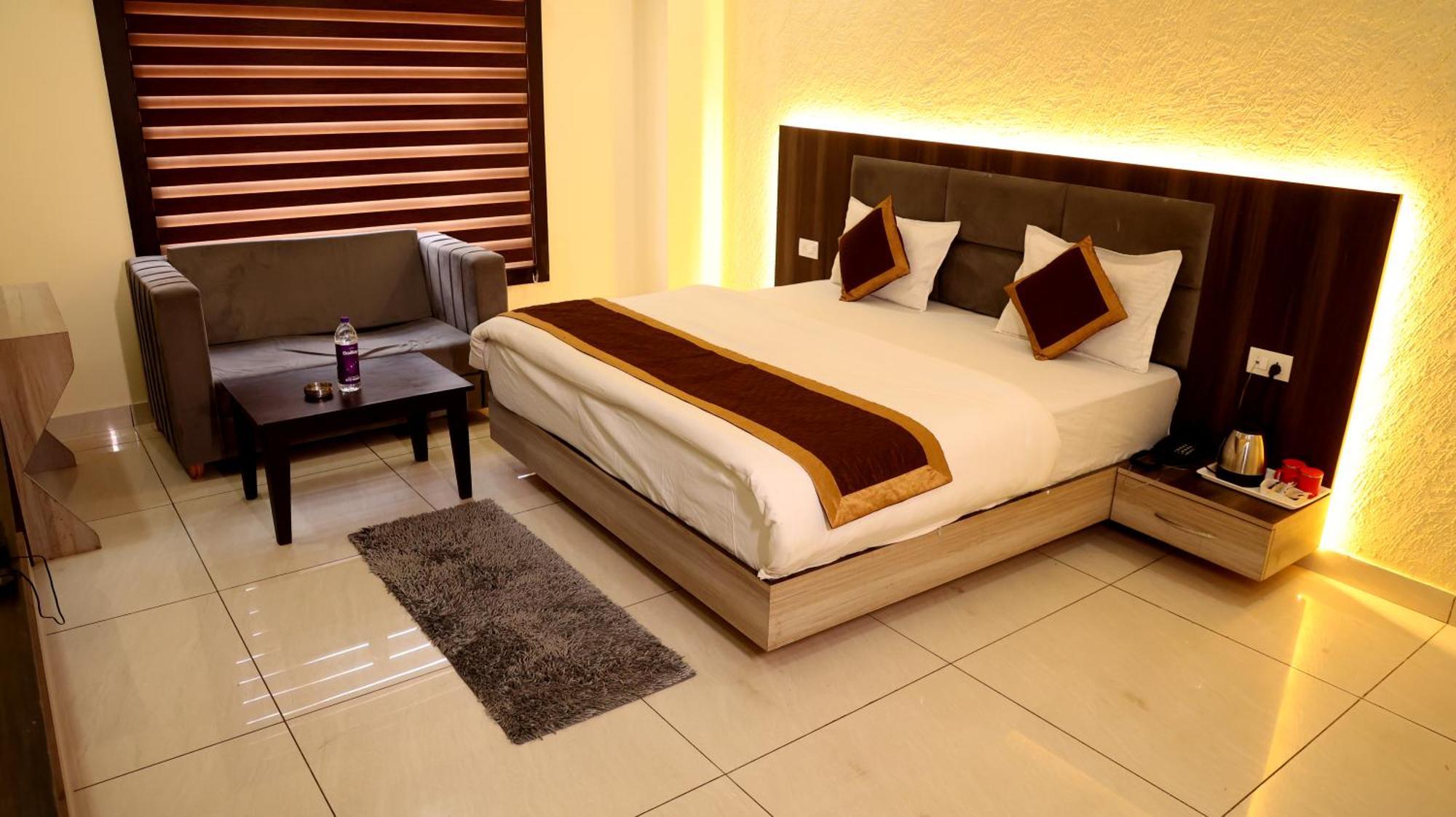 Hotel Blue Pine Haridwar Luaran gambar