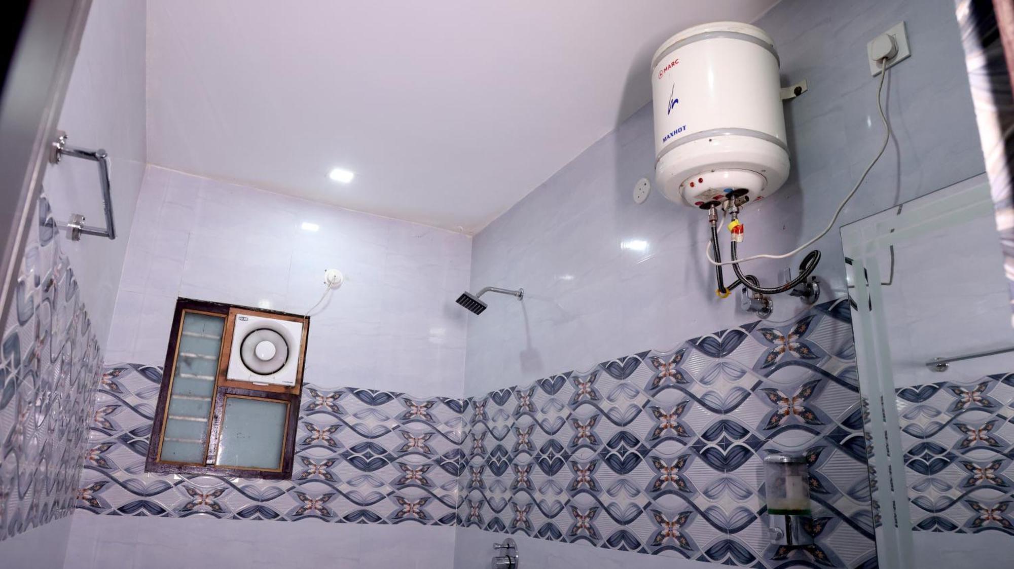 Hotel Blue Pine Haridwar Luaran gambar