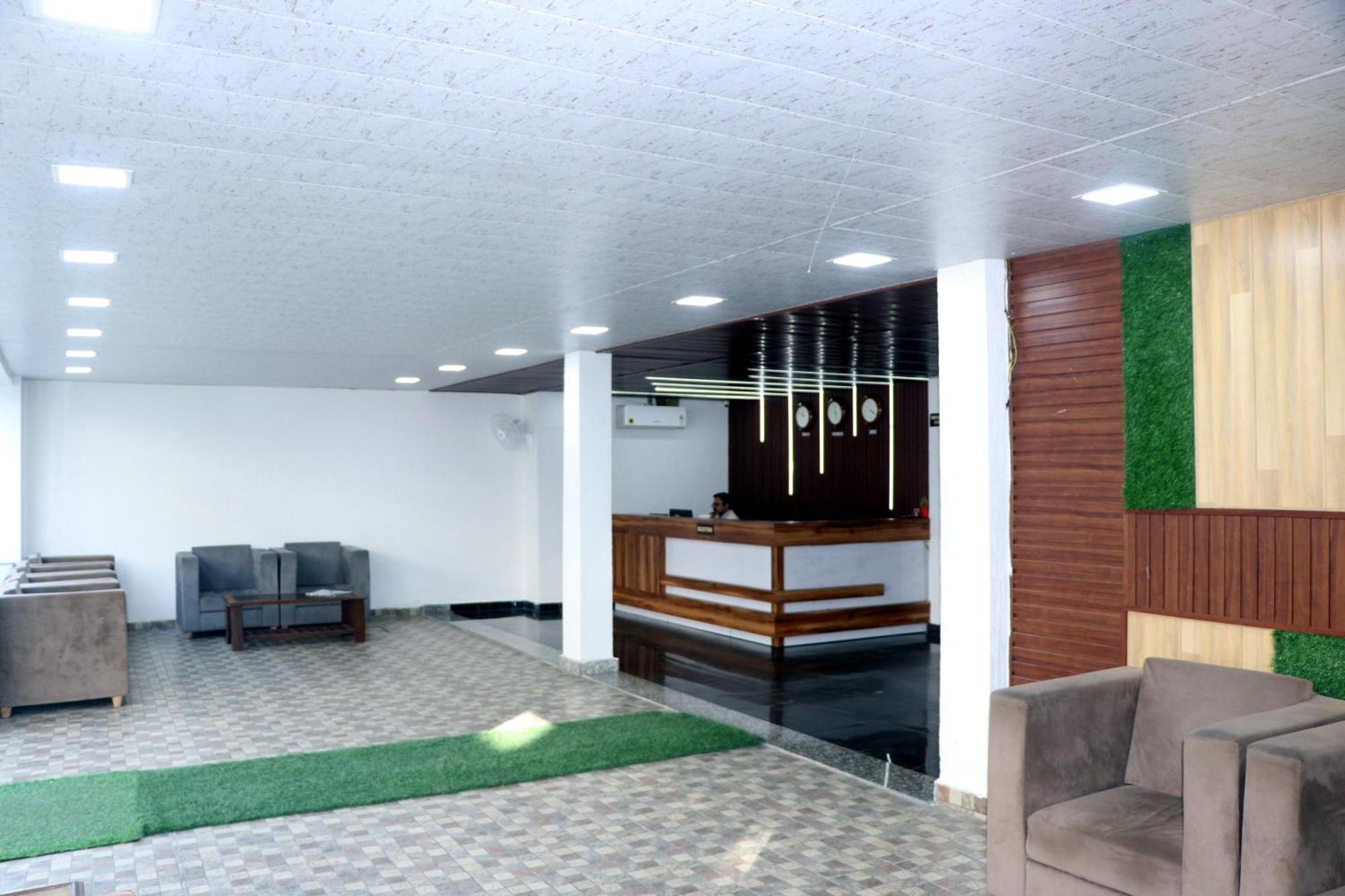 Hotel Blue Pine Haridwar Luaran gambar