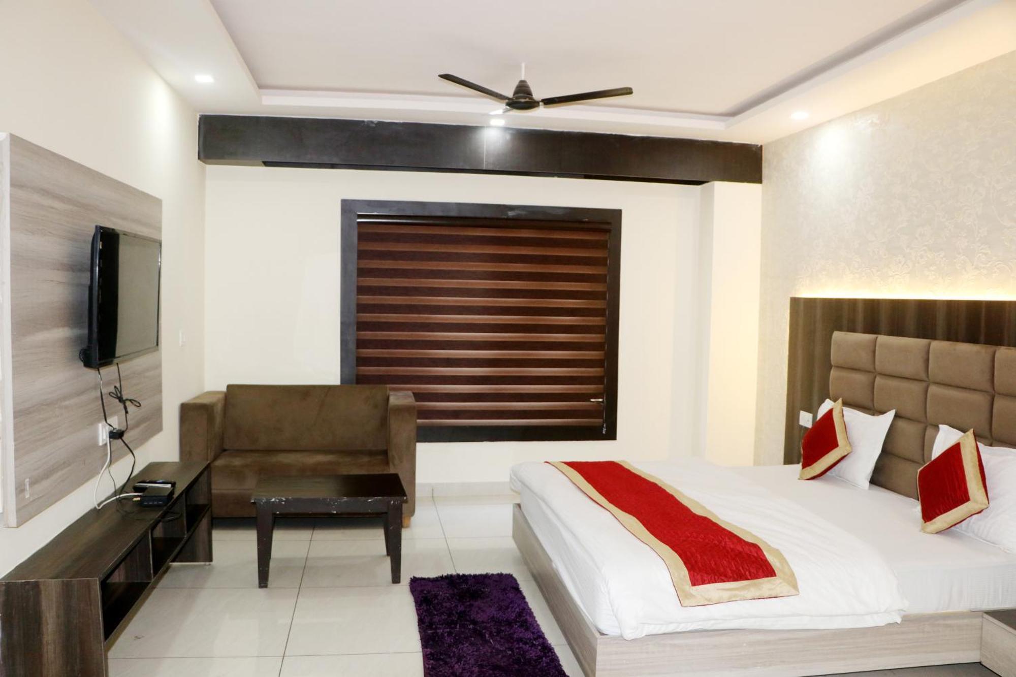 Hotel Blue Pine Haridwar Luaran gambar